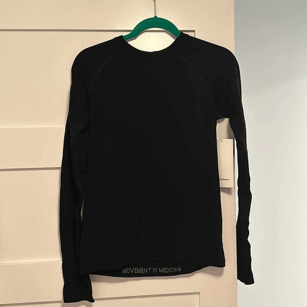 NWT Lululemon Keep the heat thermal long sleeve, size 10, color black